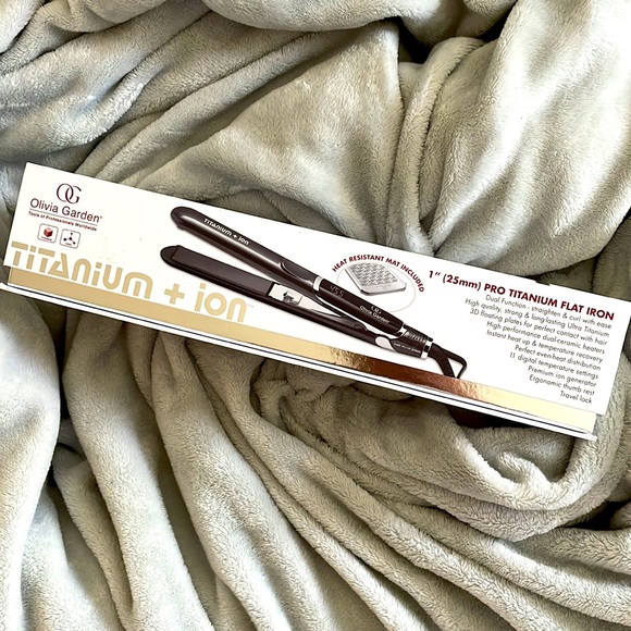 Titanium + Ion by Olivia Garden 1” Pro Flat Iron. BRAND NEW! Includes heat mat. - Picture 2 of 7